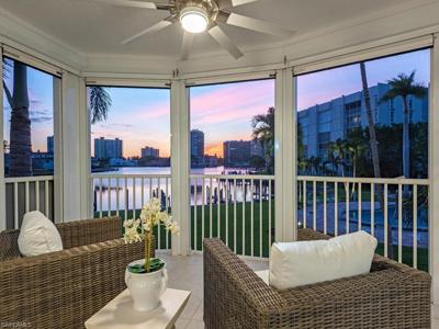 400 Park Shore DR