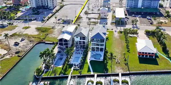 441 Estero BLVD
