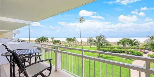 180 Seaview CT