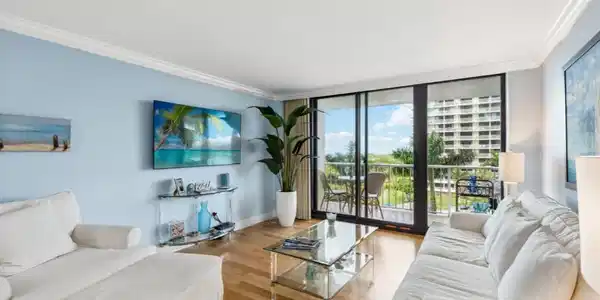 380 Seaview CT