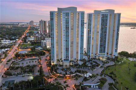 3000 Oasis Grand BLVD