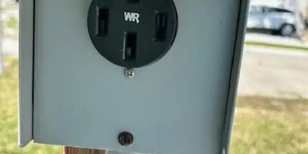 Image 3: 50 amp service