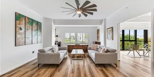 201 Arbor Lake DR