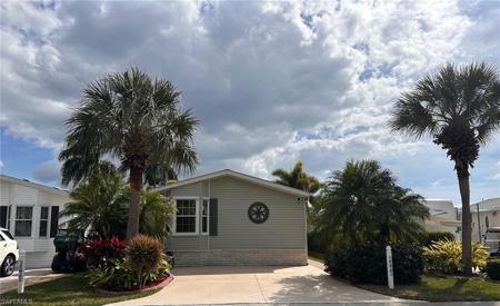 1035 Diamond Lake CIR