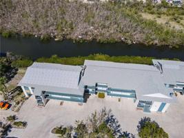 22676 Island Pines