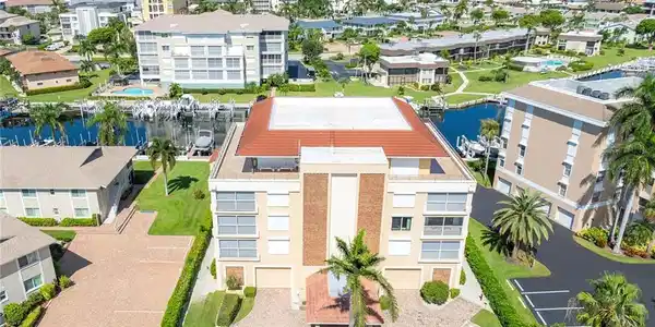 908 Collier CT
