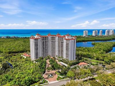 7575 Pelican Bay BLVD