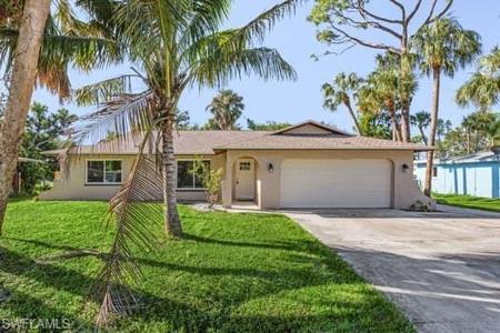 8091 Cleaves RD