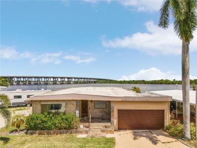 315 Shoreland DR