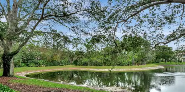 965 Tarpon Cove DR