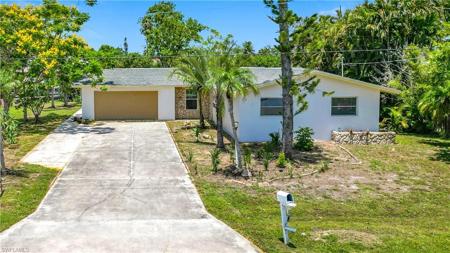 2137 Saint Croix AVE