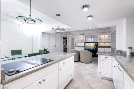 5601 TURTLE BAY DR
