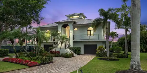 54 Southport CV