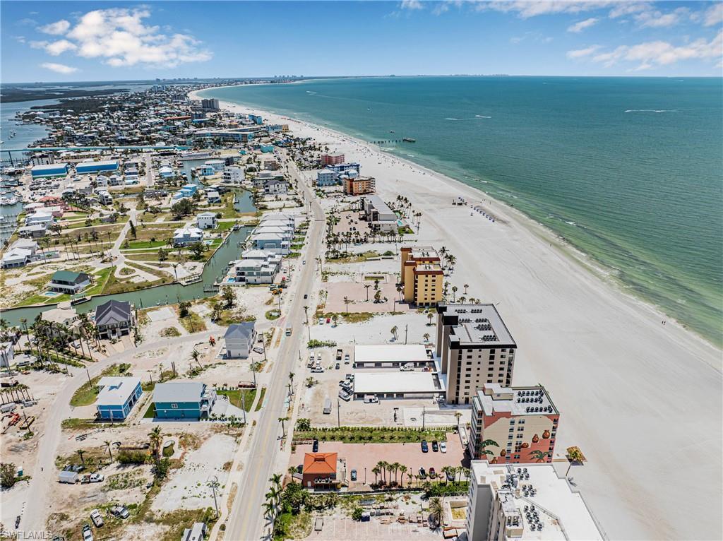 Image 4: View of urban area with extended coastline