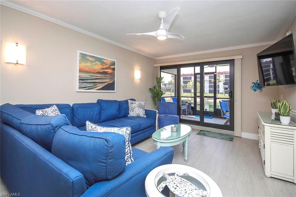 Image 4: Living Room