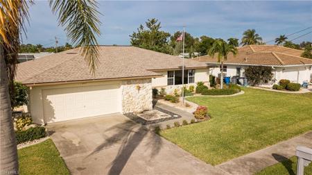 4557 Gulf AVE