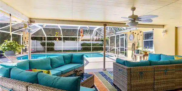 Image 3: Spacious covered lanai