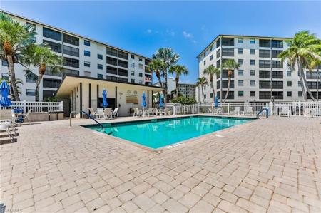 6899 Estero BLVD
