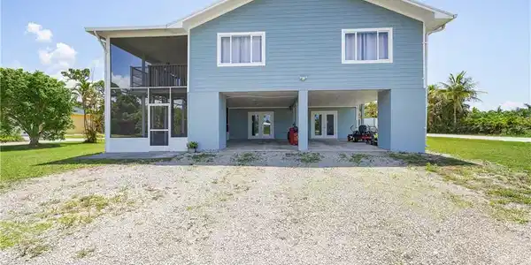 8500 Redwood DR