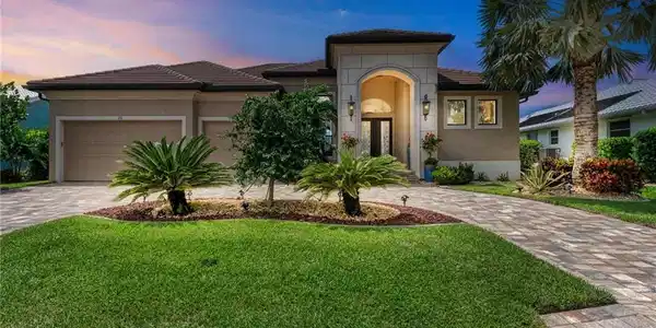 73 Tropicana DR