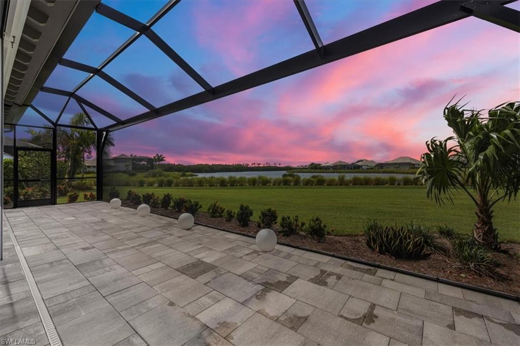 Image 4: Extraordinary sunsets from extended lanai