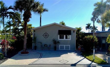 1079 Diamond Lake CIR