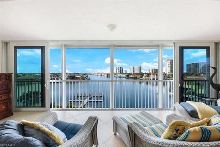 250 Park Shore DR