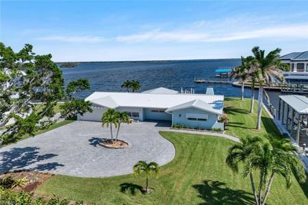 5596 Avenida Pescadora
