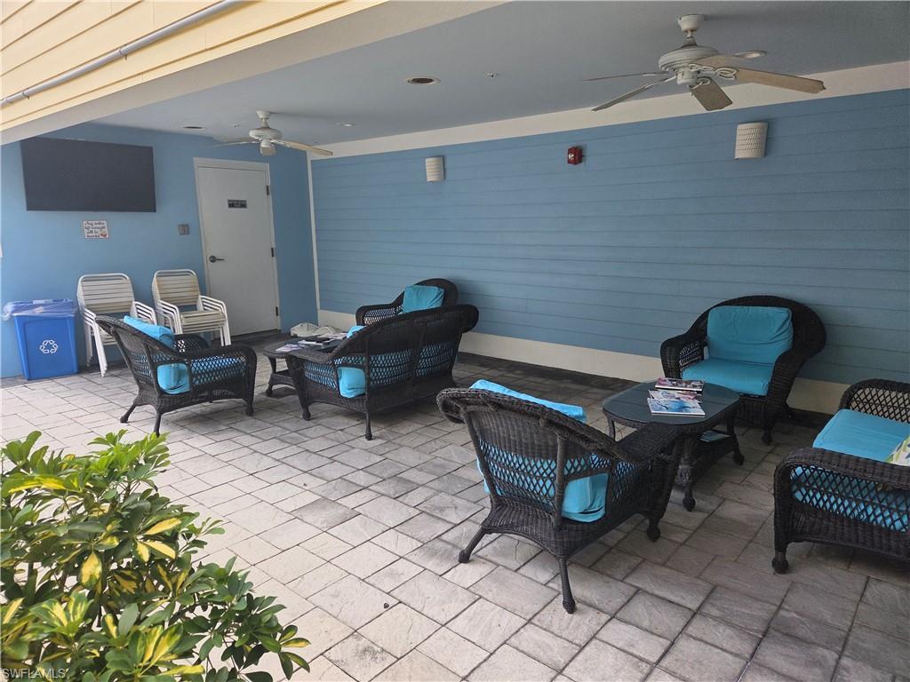 Image 2: Sitting or Lounging Area
