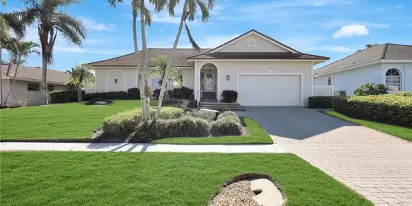 1101 Cara CT