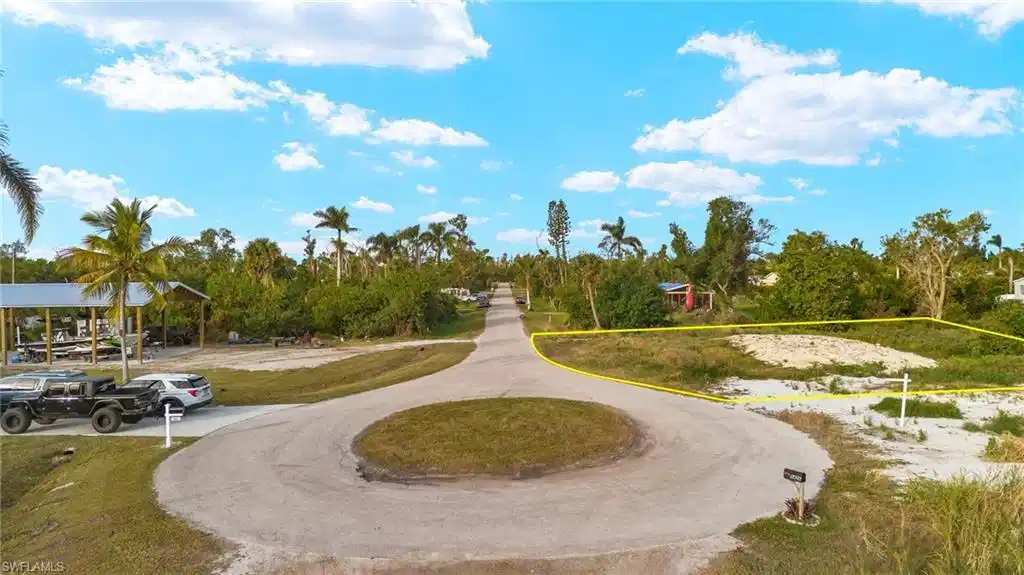 Image 1: View of community