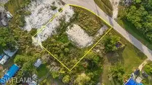 Image 4: Drone / aerial view