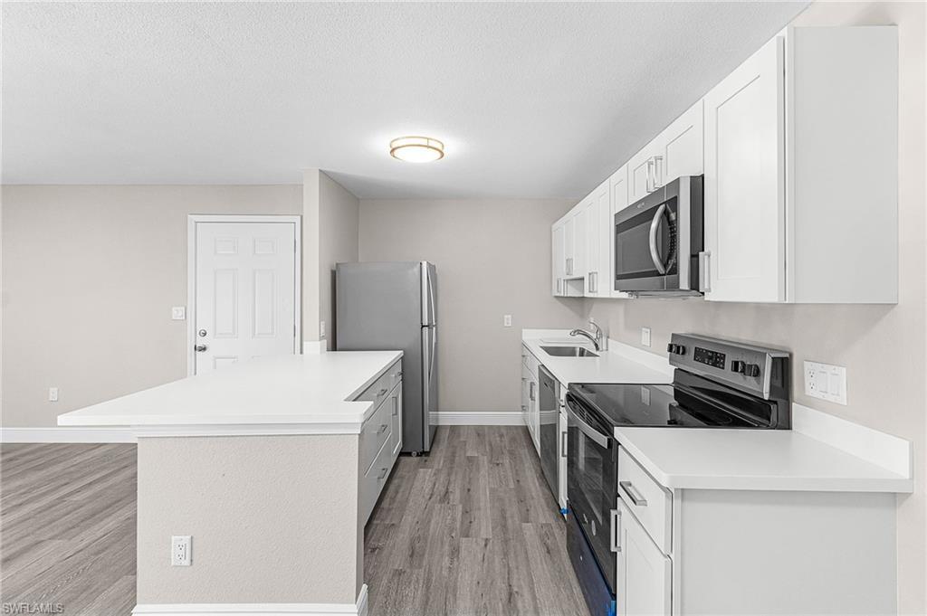 Image 2: New appliances