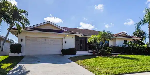 911 Ivory CT