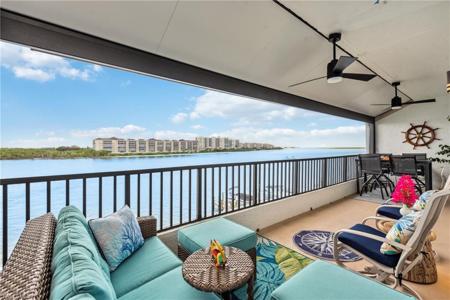232 La Peninsula BLVD