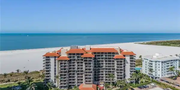 180 Seaview CT