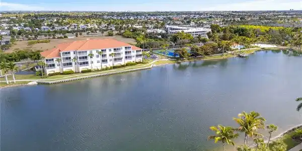20011 Sanibel View CIR