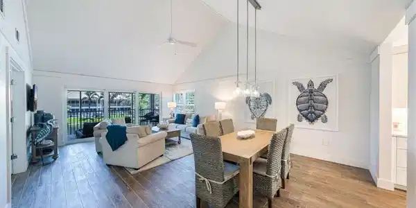 6351 Pelican Bay