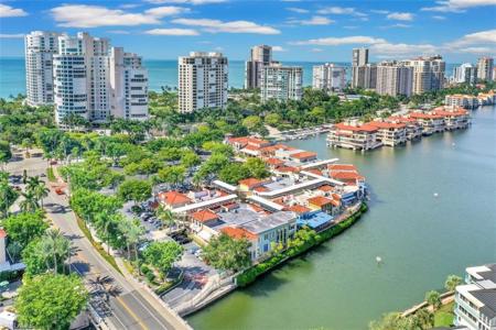 555 Park Shore DR