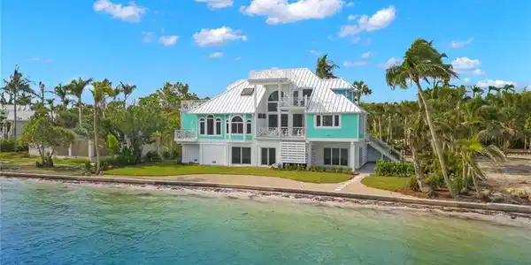 488 Lighthouse WAY