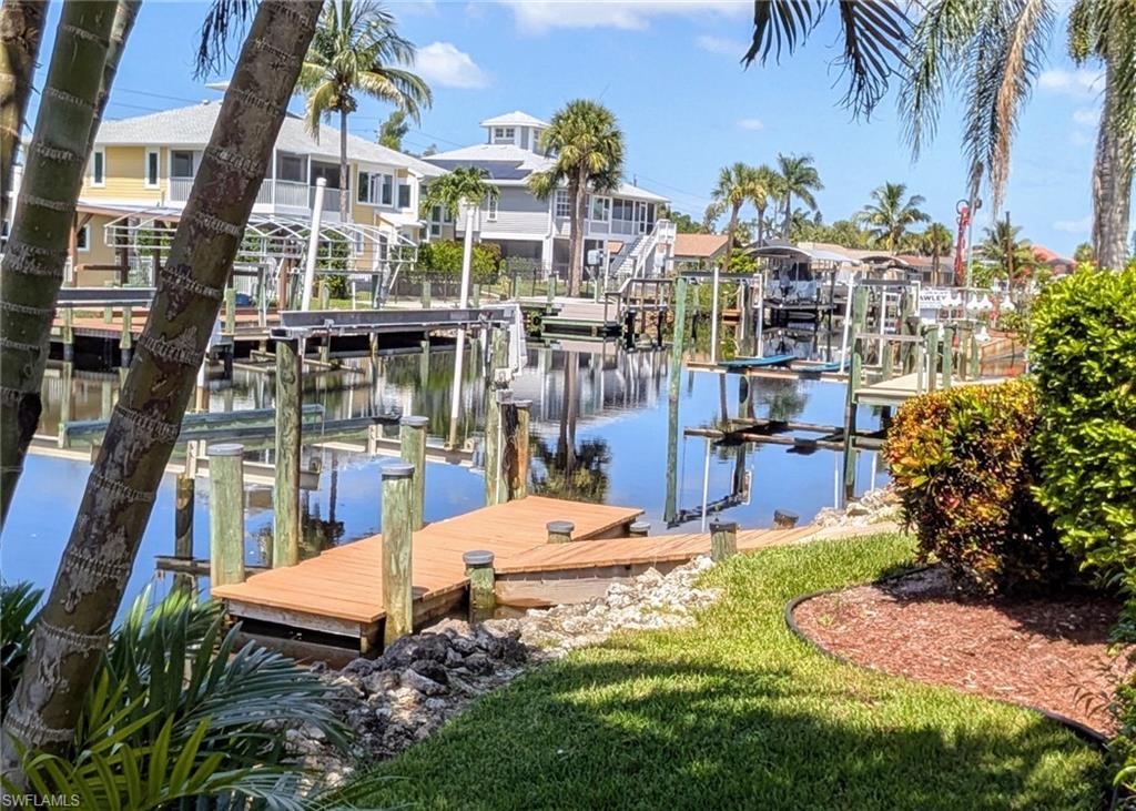 Image 4: A Peaceful, Subtropical Life in the Warm Sun