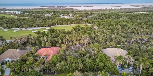 2372 Wulfert RD