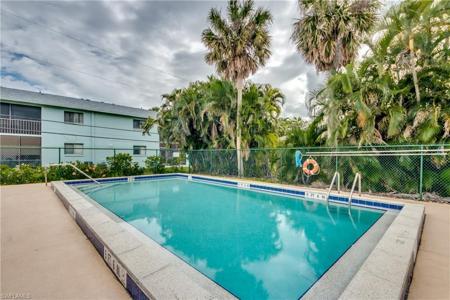 4904 Vincennes CT