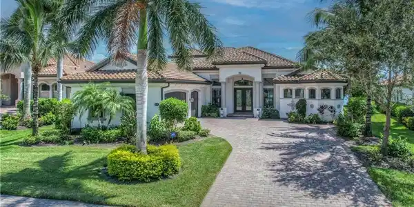 3278 Runaway LN