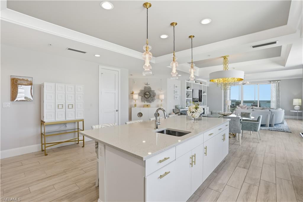 Image 2: FABULOUS kitchen with plenty of space.