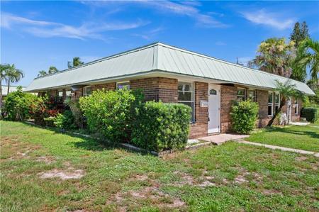 2856 Arbutus