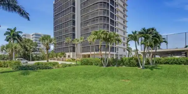 11030 Gulf Shore DR