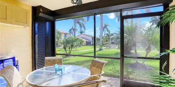 811 W Elkcam CIR