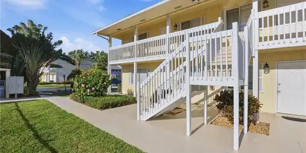 4607 Bayshore DR