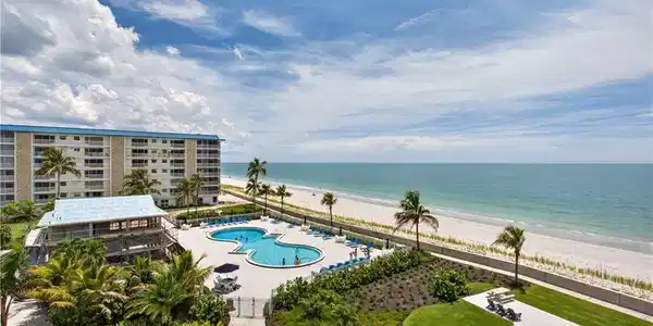 Image 2: Enjoy Gulf Views from both Front and Back Balconies!
